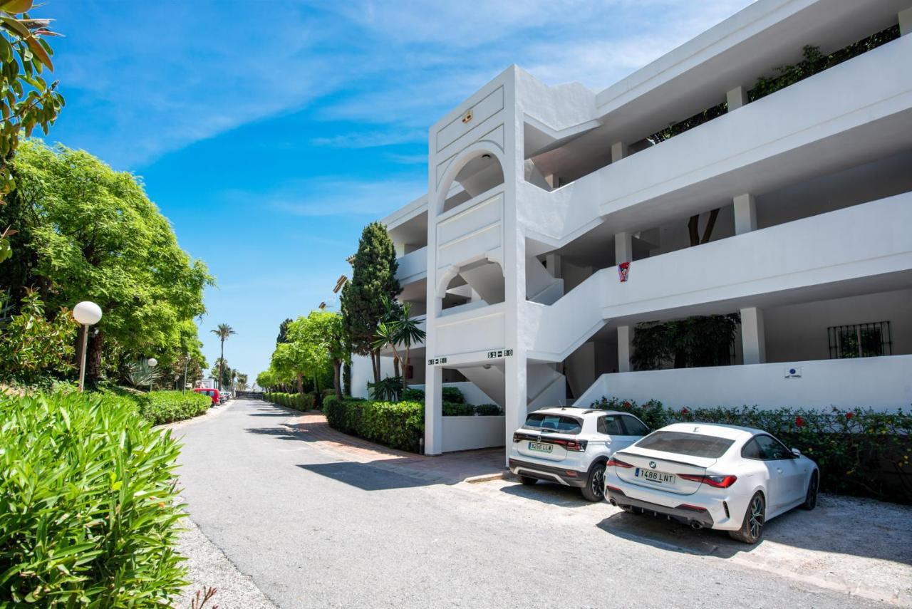 Frontline Beach Apartment Miraflores Sitio de Calahonda Exteriér fotografie
